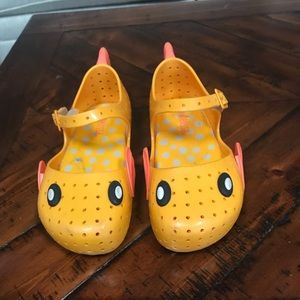 Mini Melissa Kids’ Furadinha + Fabula Mary Jane
